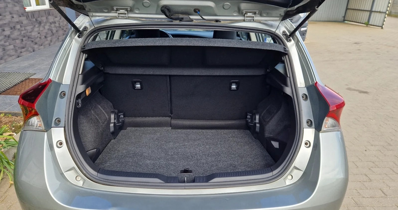 Toyota Auris cena 64900 przebieg: 82000, rok produkcji 2016 z Połaniec małe 172